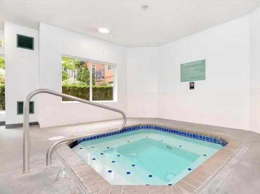 Modern Downtown Top Floor Penthouse With Bay Views Seattle Eksteriør bilde